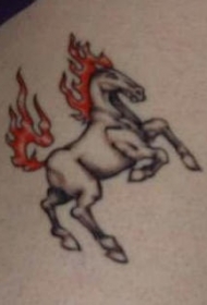 火焰和马组合个性纹身图案