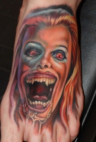 脚背彩色可怕的女吸血鬼纹身图案