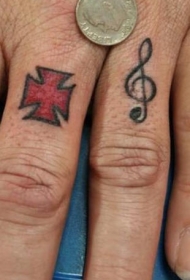 手指十字架和音符纹身图案