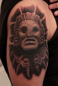 大臂异教神像头部纹身图案