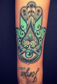 手臂彩色印度教风格的Hamsa纹身图案