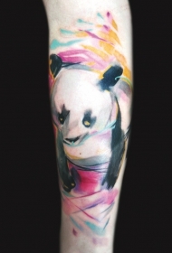 可爱的水彩熊猫纹身图案
