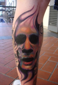 小腿彩色恐怖可怕的脸纹身图案