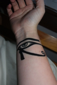 令人印象深刻的埃及荷鲁斯之眼纹身图案
