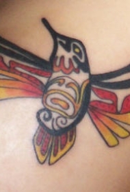 肩部彩色德国国旗蜂鸟纹身图案