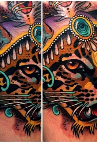 彩色豹子头和珠宝纹身图案
