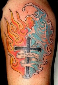 有火和水十字架纹身图案