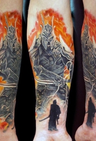 手腕彩色火焰幻想战士纹身图案