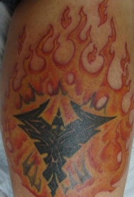 凤凰图腾与火焰纹身图案