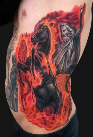 侧肋彩绘马骑手与火焰纹身图案