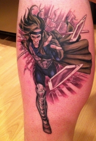 小腿漫画风格彩色战士与扑克牌纹身图案