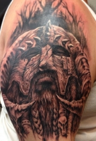 肩部棕色维京战士头像纹身图案