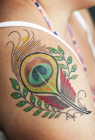 可爱的彩色孔雀羽毛与植物纹身图案