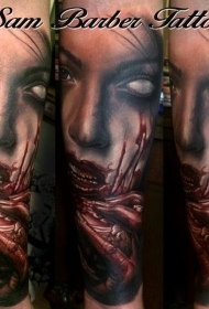 手臂彩色恐怖风格恶魔女人纹身图案