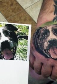 手背彩绘写实狗狗肖像纹身图案