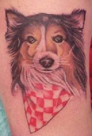 彩色围巾的狗头像纹身图案