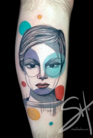个性设计的彩色女性脸与圆圈纹身图案