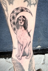 小腿滑稽的狗和月亮纹身图案