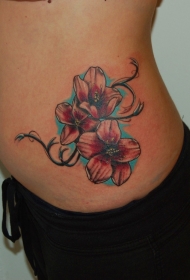 侧肋可爱多姿多彩的异国花卉纹身图案