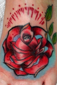 脚背彩色传统红玫瑰花纹身图案