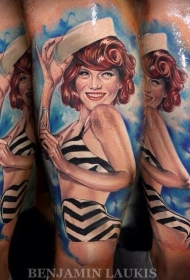 腿部彩色迷人的水手海报女郎纹身图案