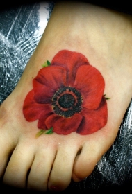 脚背逼真的彩色罂粟花纹身图片