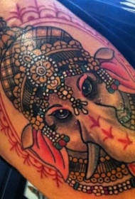 肩部彩色可爱的印度象神纹身图案