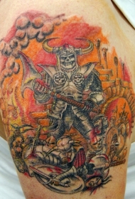 肩部彩色战士骨架与斧头纹身图案
