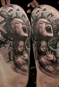 腿部逼真的尖叫的女人与乌鸦纹身图案