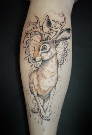 小腿不寻常的兔子与鹿结合纹身图案