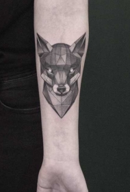 手臂黑灰邪恶几何狐狸纹身图案