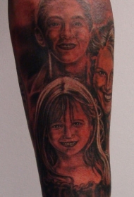 胳膊家庭肖像写实纹身图案