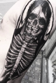 手臂黑白逼真的人类骨骼纹身图案