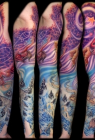 手臂美妙的彩色幻想世界纹身图案