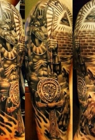 肩部令人惊叹的埃及主题属性纹身