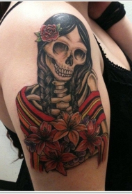 肩部彩色墨西哥女孩骷髅纹身图片