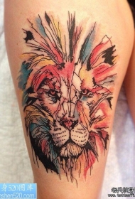 腿部水彩色大狮子头纹身图案