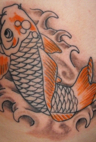 肩部彩色小锦鲤鱼纹身图案