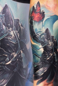 手臂深色战士与红魔法水晶纹身图案