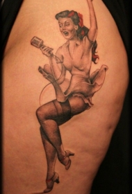 腿部彩色逼真的女歌手纹身图案