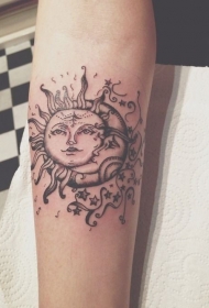 手臂老学校太阳与月亮纹身图案