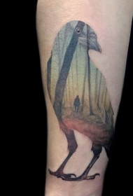 鸟形森林中的人彩色纹身图案