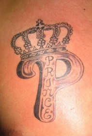 英文字母皇冠创意纹身图案