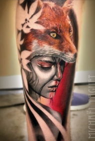 腿部彩色逼真的部落妇女与狐狸面具纹身