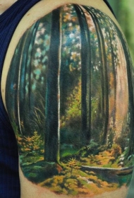 肩部水彩逼真的森林树纹身图案