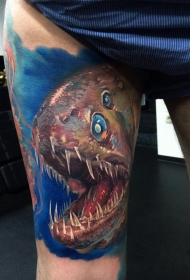 大腿邪恶的野生鱼类纹身图案