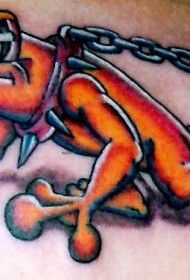 钢链锁住可怕的青蛙纹身图案