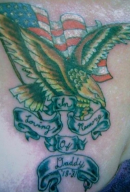 金色鹰和美国国旗字母纹身图案