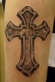 写实石头十字架纹身图案