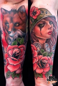 手臂新风格的彩色妇女肖像与狐狸纹身图案